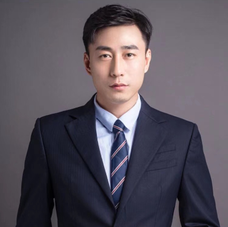 邱鲁意 视觉与舞美负责人